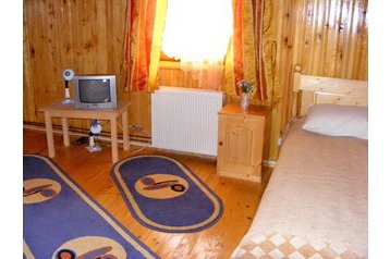 Roumanie Privát Ceraşu, Extérieur